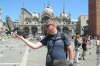 Venedig - Ich bei der Taubenfütterung auf dem Markusplatz